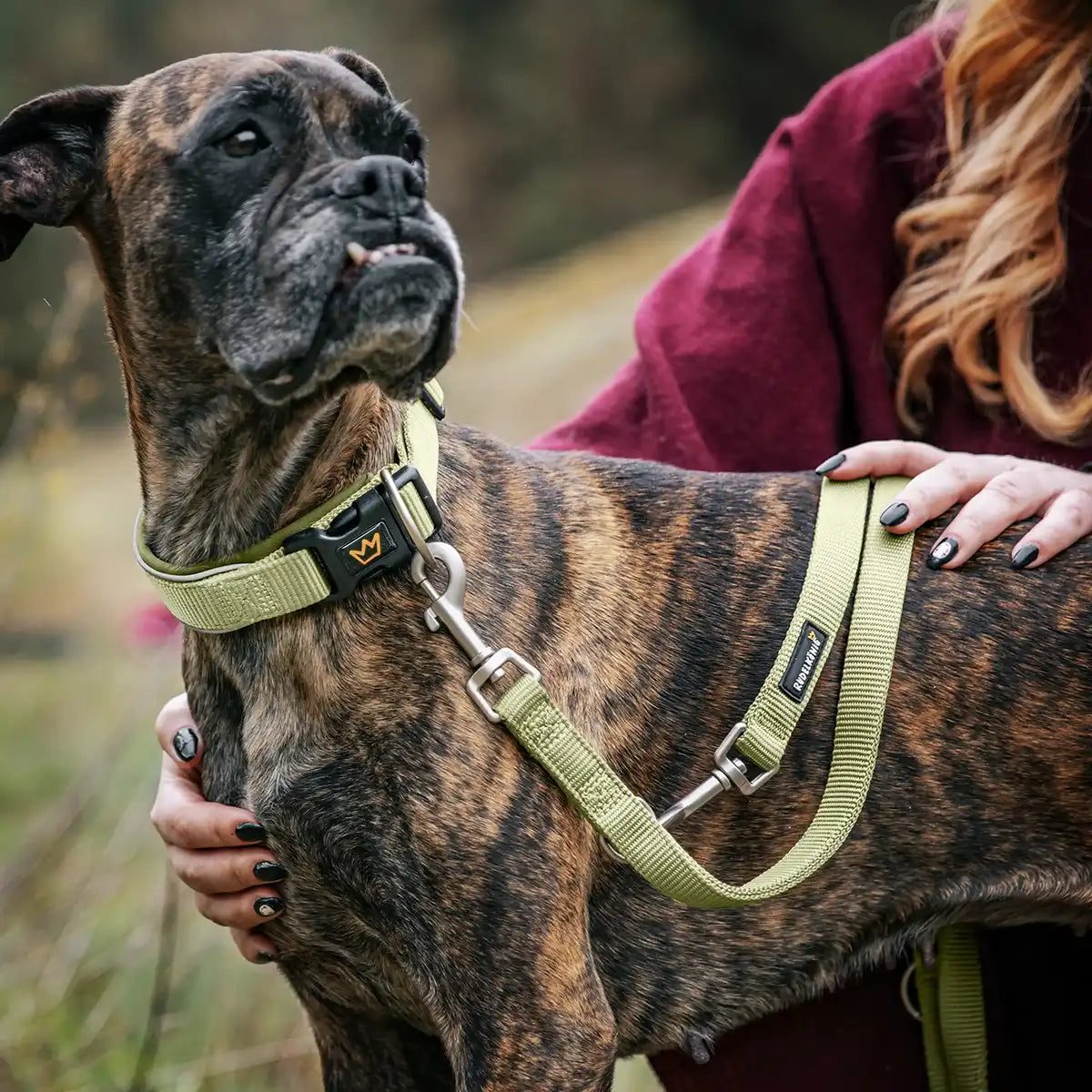 Kein Verheddern, kein Ziehen | Dein Hund dreht sich im Kreis? Die Leine nicht! Dank 360°-Karabiner bleibt alles entspannt – kein Verdrehen, kein Ziepen. Du führst, dein Hund folgt – ganz easy.