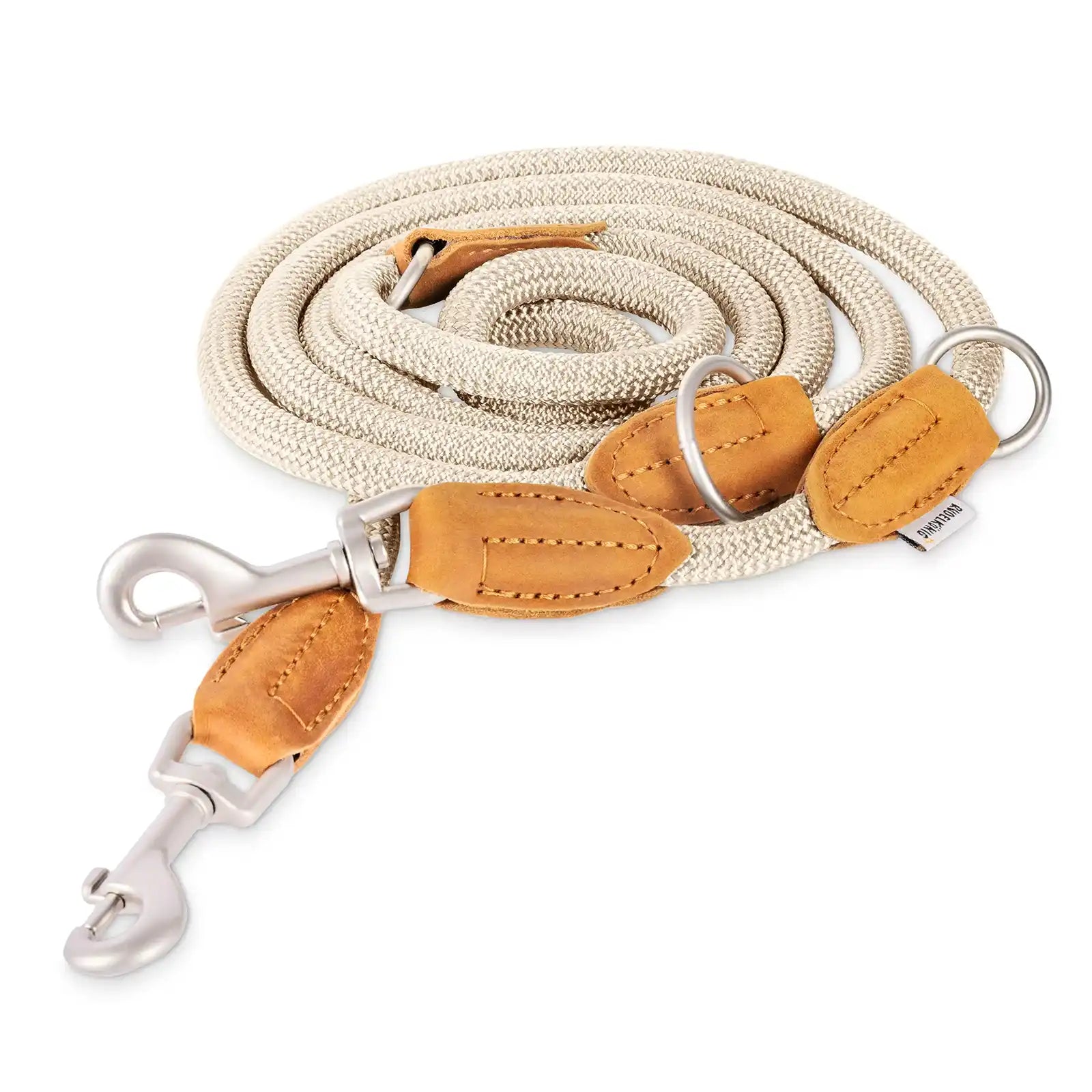 Rudelkönig Führleine Emma in creme lässt sich mehrfach längenverstellen und hat Leder-Patches.