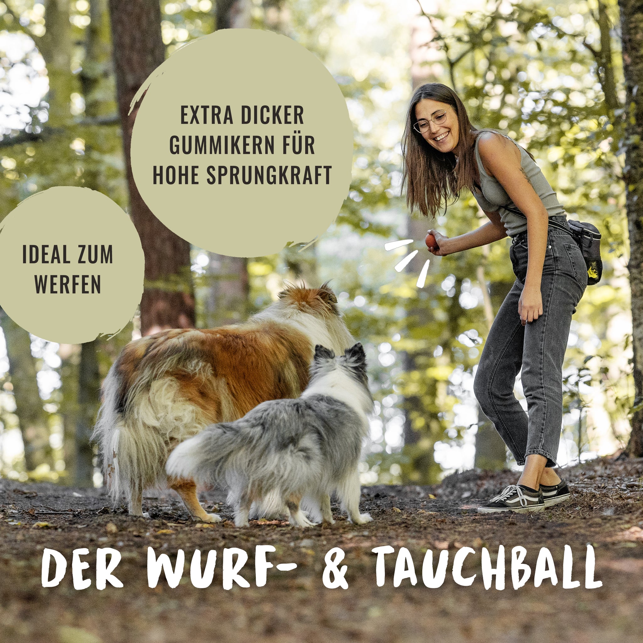 Der Hundeball von Rudelkönig ist als Wurf- und Tauchball das optimale Hundespielzeug beim Gassigehen und Hundetraining im Wald.