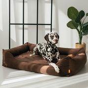 Lieblingsplatz auf vier Pfoten | Du musst nicht uns glauben. Vertrau deinem Hund. Sobald er einmal im Koye lag, wirst du sehen: Er steht freiwillig nicht mehr auf. Und genau so soll ein Hundebett sein - nicht gut, sondern geliebt. Weil wir von bester Qualität überzeugt sind. 