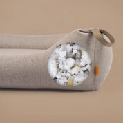 Dauerhafte Druckentlastung | Viele Hundebetten verlieren mit der Zeit ihre Form - unsere nicht. Die atmungsaktiven Memory-Schaum-Innenkissen bleiben dauerhaft formstabil, passen sich ergonomisch an und entlasten punktgenau Wirbelsäule, Hüften und Gelenke. Für tiefen Schlaf und mehr Beweglichkeit.